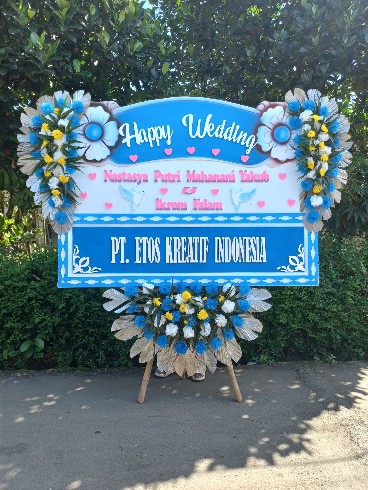 Karangan Bunga 3 titik